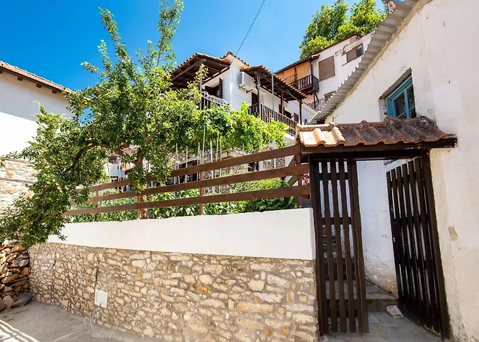 Cozy Traditional House In Thassos, Kallirachi Feriehus