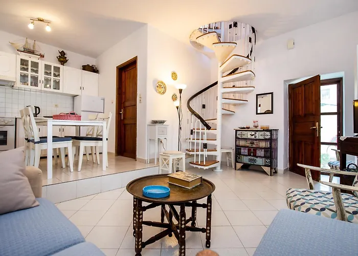 Cozy Traditional House In Thassos, Kallirachi Feriehus