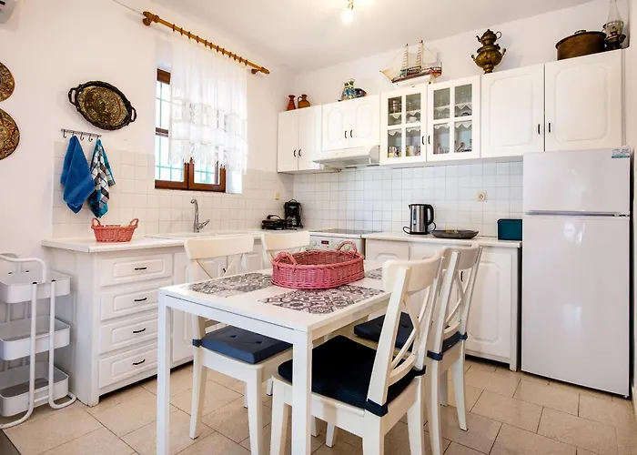 Cozy Traditional House In Thassos, Kallirachi Feriehus