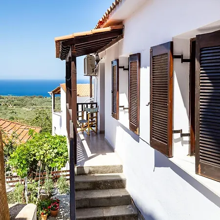 別荘 Cozy Traditional House In Thassos, Kallirachi