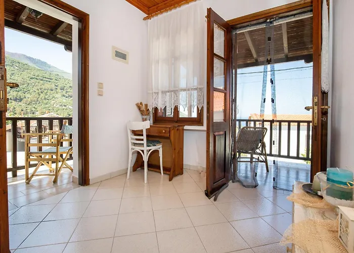 Cozy Traditional House In Thassos, Kallirachi Casa de Férias