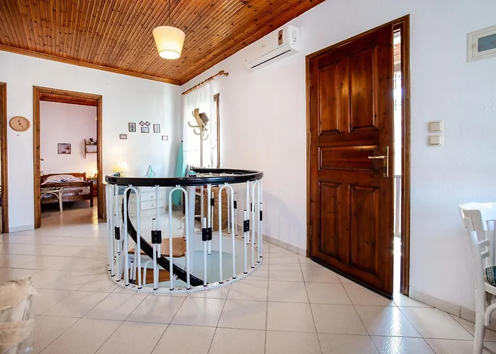 Cozy Traditional House In Thassos, Kallirachi Casa de Férias